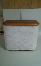 001B Vintage White Wicker Clothes Hamper Wood Lid Top 20x16.5x11 - £23.97 GBP