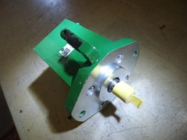 John Deere BUCHER OEM Hydraulic Motor For Seeding Equipment AA93227  - $7,934.90 MXN