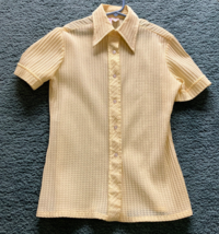 Short sleeve yellow sheer seersucker button front shirt - £15.25 GBP