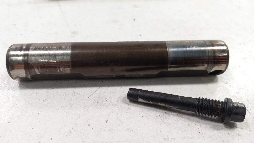Chevy Trailblazer Differential Rear Axle Gear Pin and Bolt 2004 2005 200... - $29.79