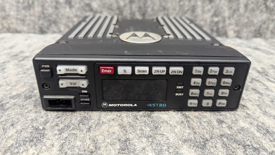 Motorola XTL5000 Mobile Radio 700 800MHz Astro M20URS9PW1AN with Spectra... - $49.99