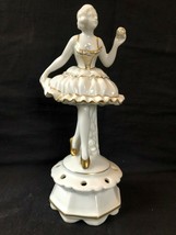 Antique Allemand Porcelaine &#39;Bavaria&#39; Figurine pour Fleurs. Marquée Bas - £77.89 GBP