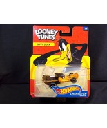 Hot Wheels Looney Tunes Daffy Duck character car 2016 NEW - $9.95