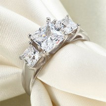 Anello di fidanzamento in oro bianco 14 carati con 3 pietre a taglio... - £53.70 GBP