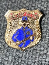 Police Grump Club Pin - $94.99 MXN