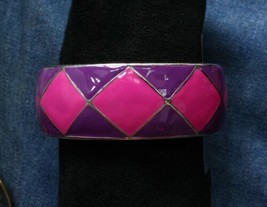 Fabulous Mod Pink &amp; Purple Enamel Silver-tone Hinged Bracelet 1960s vintage - £14.10 GBP