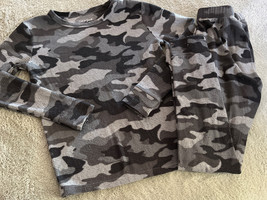 Cat &amp; Jack Boys Gray Camouflage Fleece Long Sleeve 2 Piece Long Pajamas 10 - £6.65 GBP