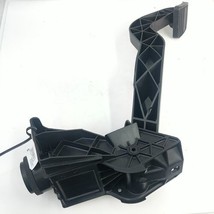 GM 15027983 Fits 1999-2007 Silverado Sierra 5sp Manual Clutch Pedal w Br... - $76.47