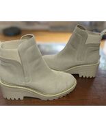 Women&#39;s Preowned Catherine Malandrino White Buckle Boots 7.5 - $17.82