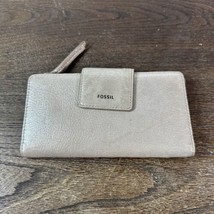 Fossil Logan Gray Leather Wallet Goldtone Hardware - $13.88