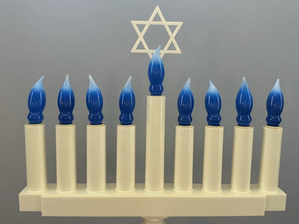 EUC Vintage 1970s Plastic Menorah Candelabra Blue Flame Candle Light 12”Wx16”H Item image 3