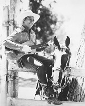 Gene Autry B&amp;W 16x20 Canvas Giclee Playing Guitar By Horse - £54.05 GBP