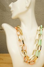 Vintage Costume Jewelry Peach Green Cream Gold Tone Open Link Necklace 38&quot; - £19.41 GBP