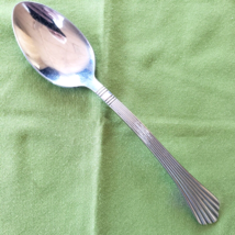 Farberware Stainless Soup Spoon Heron Pattern China Glossy Ridges 7 3/4&quot; - £4.71 GBP