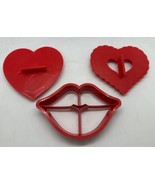 Vintage Set of 3 Hallmark Valentine&#39;s Hearts &amp; Lips Plastic Cookie Cutters - €11,94 EUR