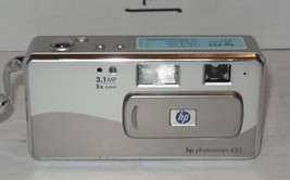 HP PhotoSmart 435 3.1 MP Digital Camera - Silver Tested Works - £27.69 GBP