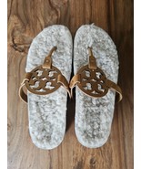 Tory Burch Miller Cloud Shearling Thong Caramel Leather Sandal Logo Sz 8... - $1,483.59 MXN