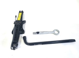 2016 Jaguar XJ OEM Jack With Tools - $1,086.91 MXN