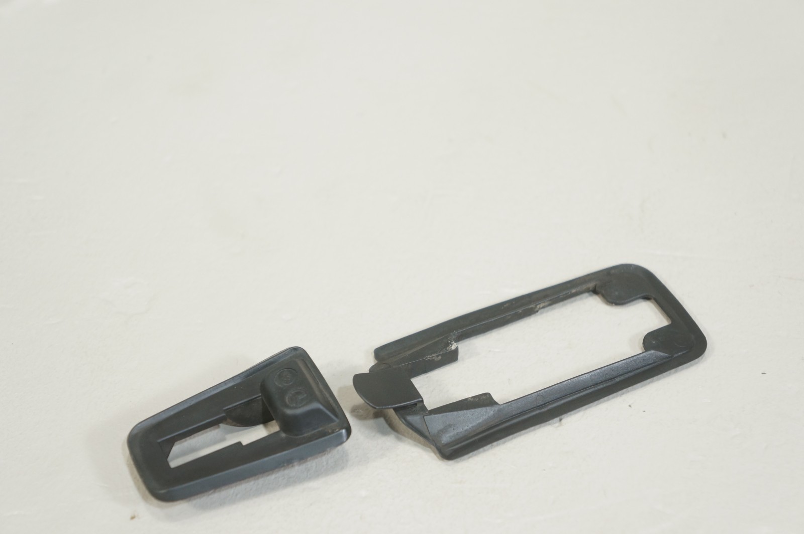 94-02 mercedes r129 sl320 sl500 left driver exterior door handle rubber seal 2pc Item image 8