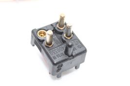 86-93 MERCEDES-BENZ W124 300E Fuse Box Relay F4005 image 7