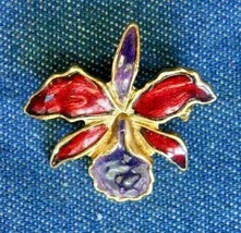 Elegant Red &amp; Purple Enamel Gold-tone Orchid Flower Brooch 1970s vintage 1&quot; - £9.79 GBP