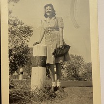 Found Black And White Photo Pretty Girl Posing 1940s Smiling Purse - $9.00