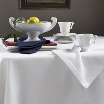 Squire by Sferra - Oblong Tablecloth 70 x 162 (Rose) NEW &amp; SEALED - $64.35