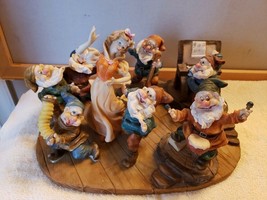 Disney Snow White 7 Dwarfs Resin Statute Figurines Vintage 9&quot; x 14&quot; x 9.... - £102.23 GBP