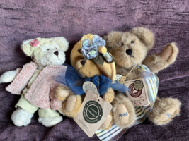 Lot of Boyds Small Brown Plush MOMS RULE Annette Dubeary &amp; One in Small Green - £11.66 GBP