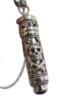 Collier pendentif bouteille de poison, crâne de grenat, os croisés, flacon... - £40.34 GBP