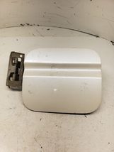 TL        2005 Fuel Filler Door 1341090 - €20,92 EUR