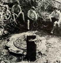 Blood Spring Holy Grail 1943 King Arthur Literary England Photo Print DWW5B - £23.94 GBP