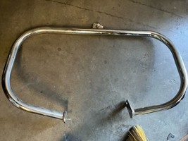Harley Davidson Chrome Front Engine Guard  49004-90 OEM Used W Road Rash - €77,39 EUR