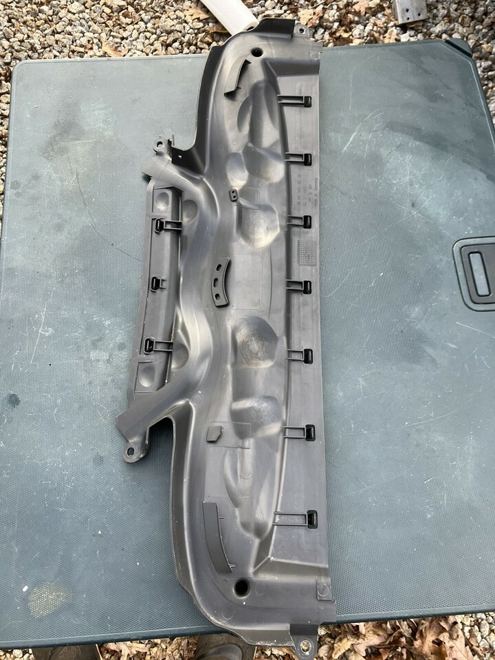 Engine Hood Air Baffle Plate A 2118800036 03-06 Mercedes Benz W211 E350 ... - $39.59