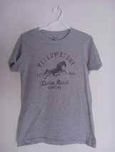Yellowstone Gray Short Sleeve Tshirt Women&#39;s Size L - $119.06 MXN