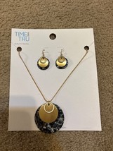 Time And Tru 18” Gold Circle Pendant Necklace With Extender - $5.00