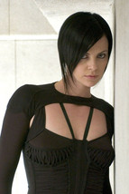 Charlize Theron Aeon Flux Striking Color 24X36 Poster - £22.75 GBP