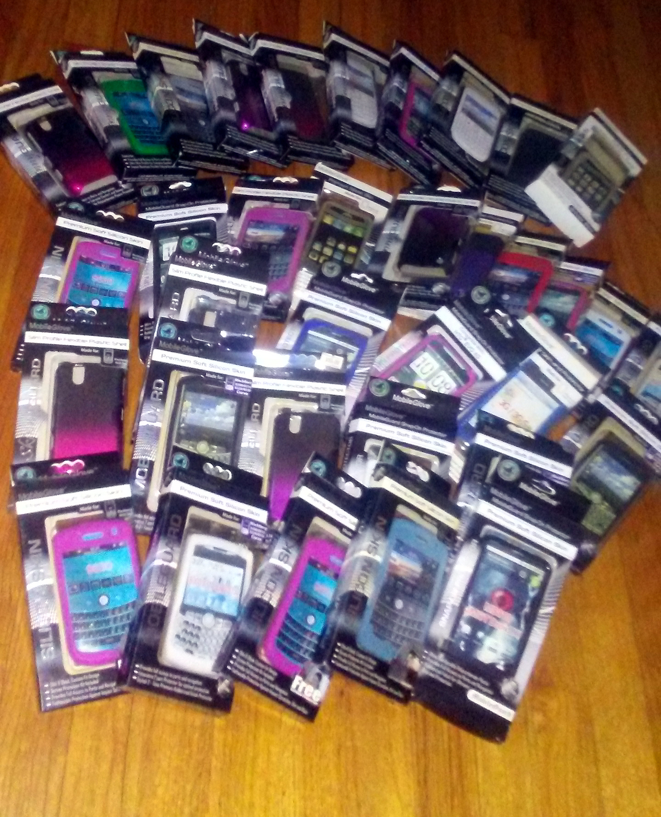CLOSEOUT- NEW IN RETAIL BOX - LOT 25 CELL PHONE / SMARTPHONE CASES - man... - $49.99