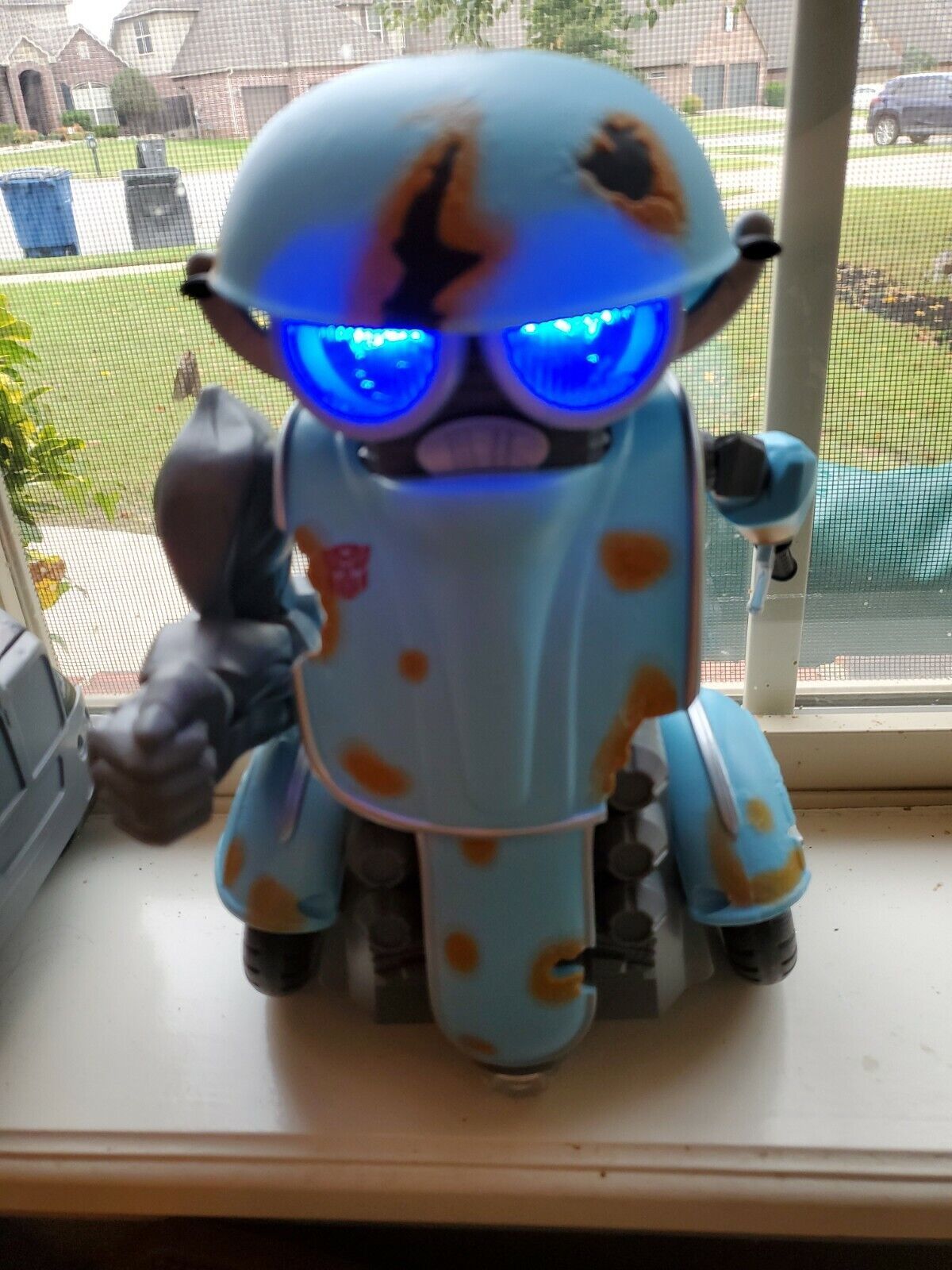 Primary image for 2016 Hasbro transformer blue light up walking talking  robot transformer