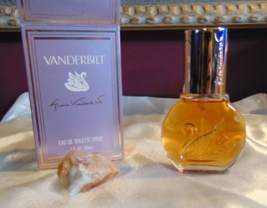 Vanderbilt Eau De Toilette Spray 1 oz Full in Box - £7.87 GBP