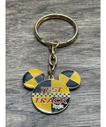 Vintage Disney Epcot Center Mickey Mouse Test Track Keychain KG JD - $147.02 MXN