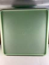 Vintage Tupperware Large green Square Keeper 166-4  Square Seal 223-2 - $30.48