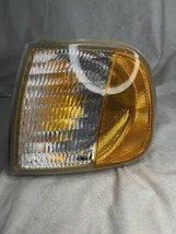 1997-2002 Ford Expedition Driver Side Front Left LH Turn Signal 44ZH1372A OEM - £15.53 GBP