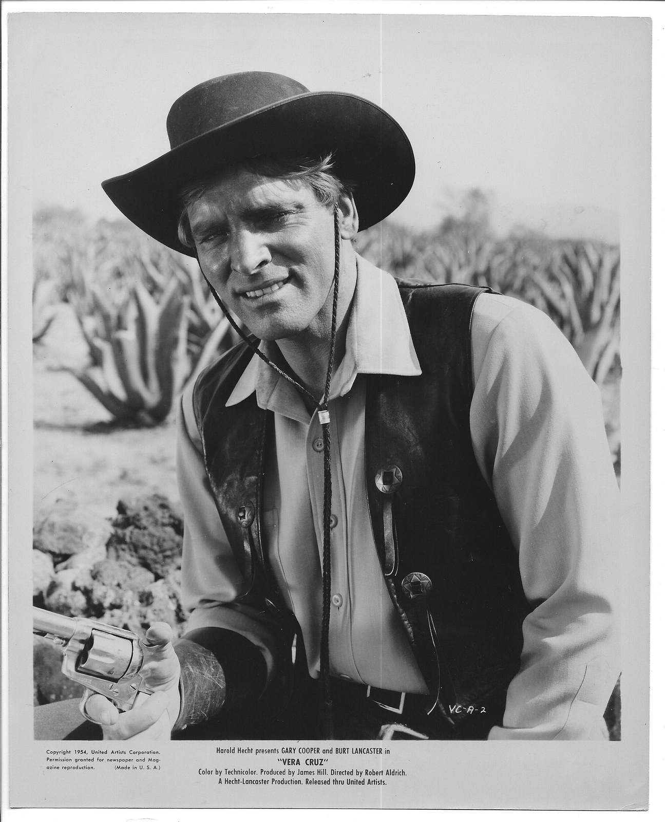 B &amp; W, 8 x 10 inch photograph-Burt Lancaster in 1954 Vera Cruz movie - $7.50