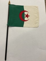Algeria Mini Desk Flag - Black Wood Stick Gold Top 4” X 6” - £3.99 GBP