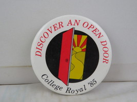 Vintage Univeristy Pin - College Royal 1985 U of Guelph - Celluloid Pin  - £11.92 GBP