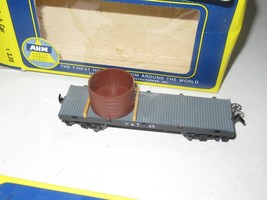 VINTAGE HO TRAINS- AHM V &amp; TRR OLD TYME TANK CAR- LATCH COUPLERS- NEW - S32 - $4.70