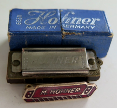 Vintage M. Hohner Enamel Brass Advertisement Pin &amp; Little Lady Harmonica in Box - £22.28 GBP