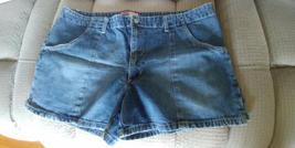 Old Navy women&#39;s blue jean shorts size 20  - £8.81 GBP