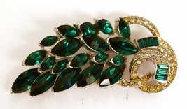 Peel Brooch Pin Green Rhinestone Crystal Leaf Vintage - £43.55 GBP